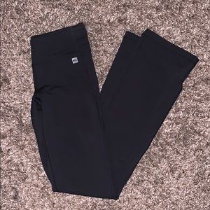✨flash sale!!✨ NWOT MEC Slim-Fit Yoga Pants